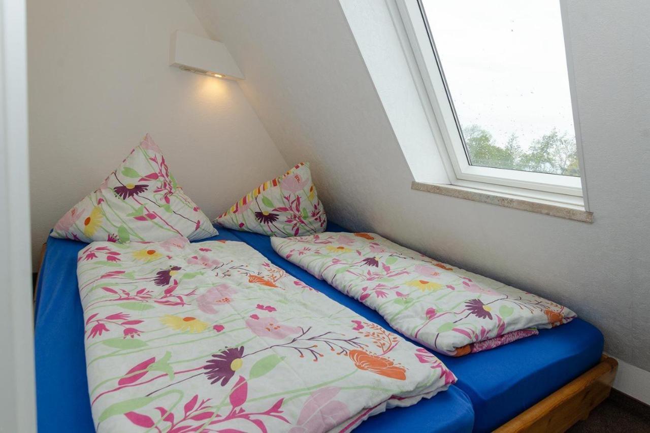 3-R-Ferienwohnung-Fuer-3-Personen-In-Schaprode-Auf-Ruegen-Zi4 Екстер'єр фото